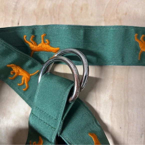 Vineyard Vines D-ring Green Belt with Orange Embroidered Dog Motifs Sz L EUC - Picture 8 of 8
